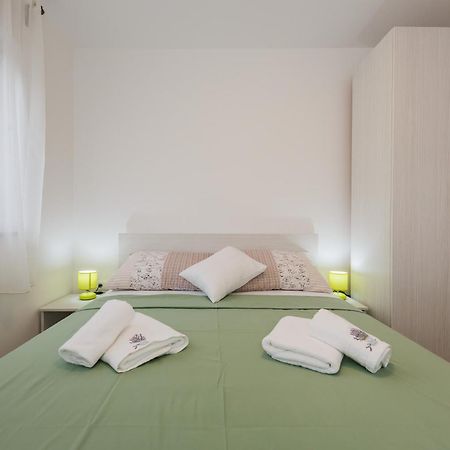 Apartments Mare Trogir Zimmer foto