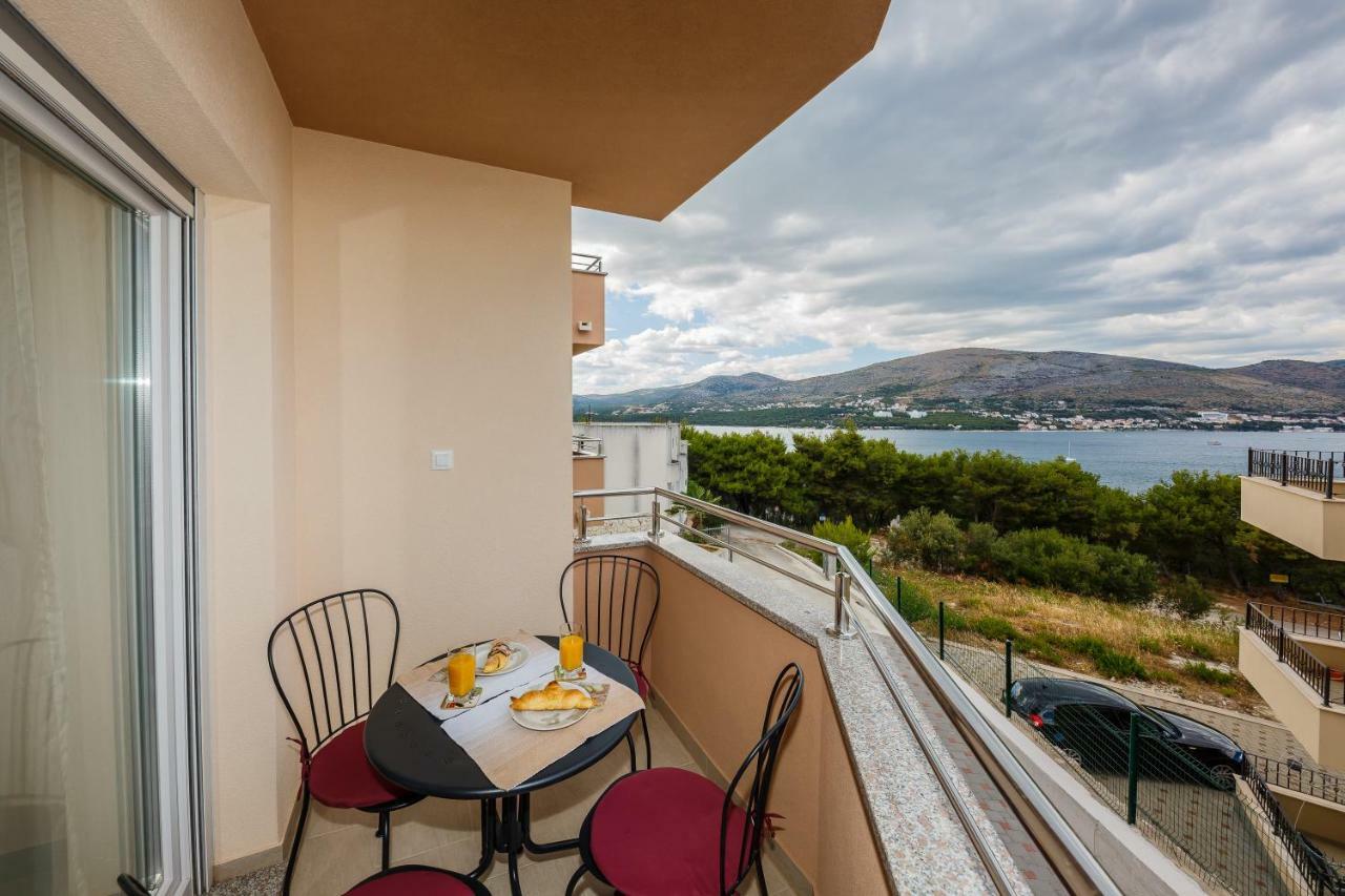 Apartments Mare Trogir Exterior foto