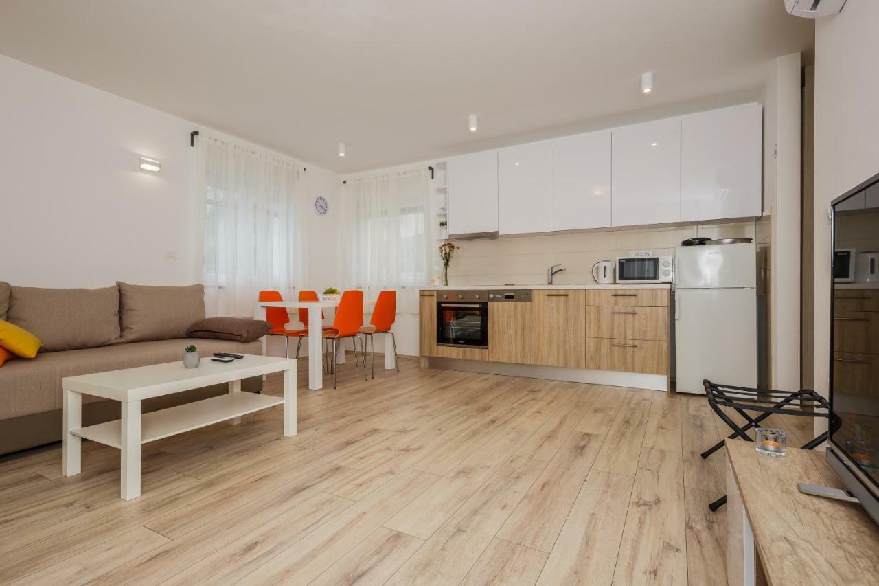 Apartments Mare Trogir Exterior foto