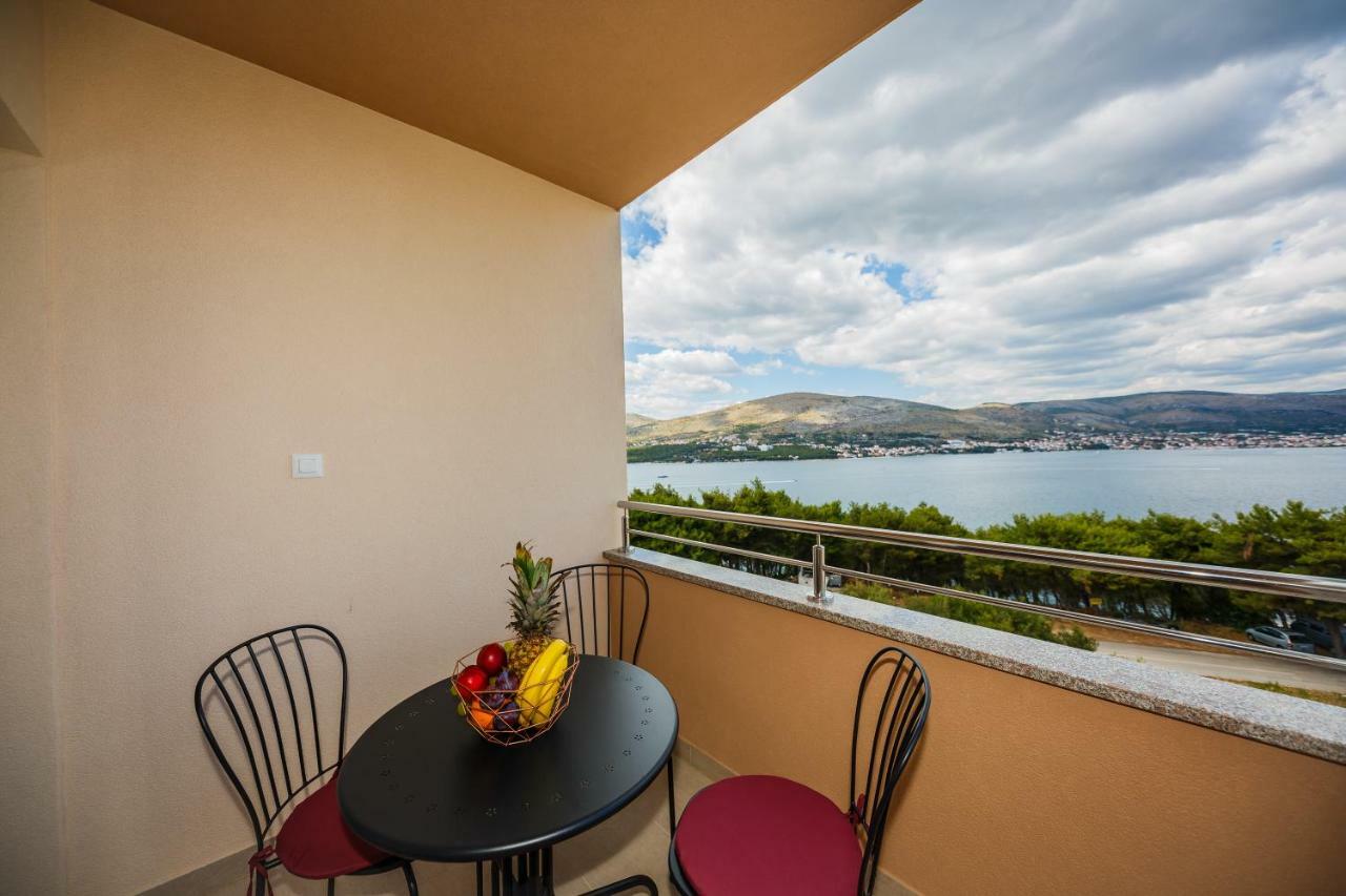 Apartments Mare Trogir Exterior foto